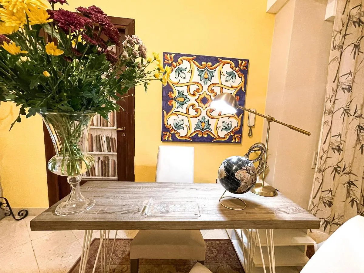 *** Bed & Breakfast Al Politeama Rooms B&B Palermo Italy