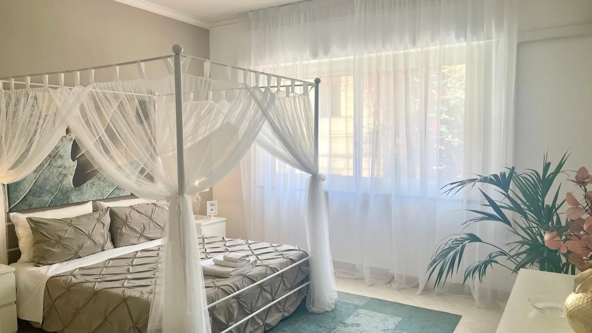 Al Politeama Rooms B&B Palermo Italy