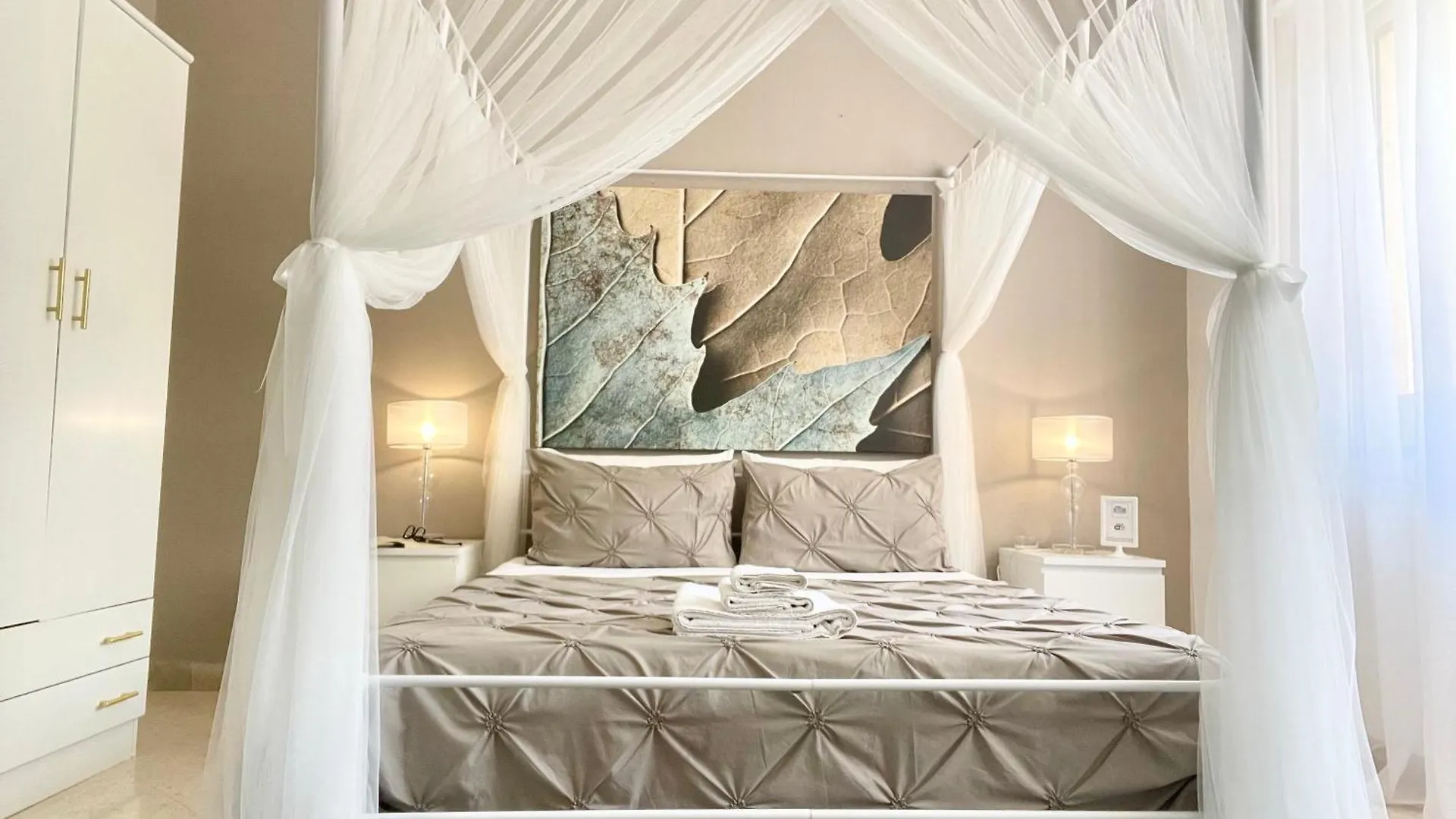 Al Politeama Rooms B&B contacts